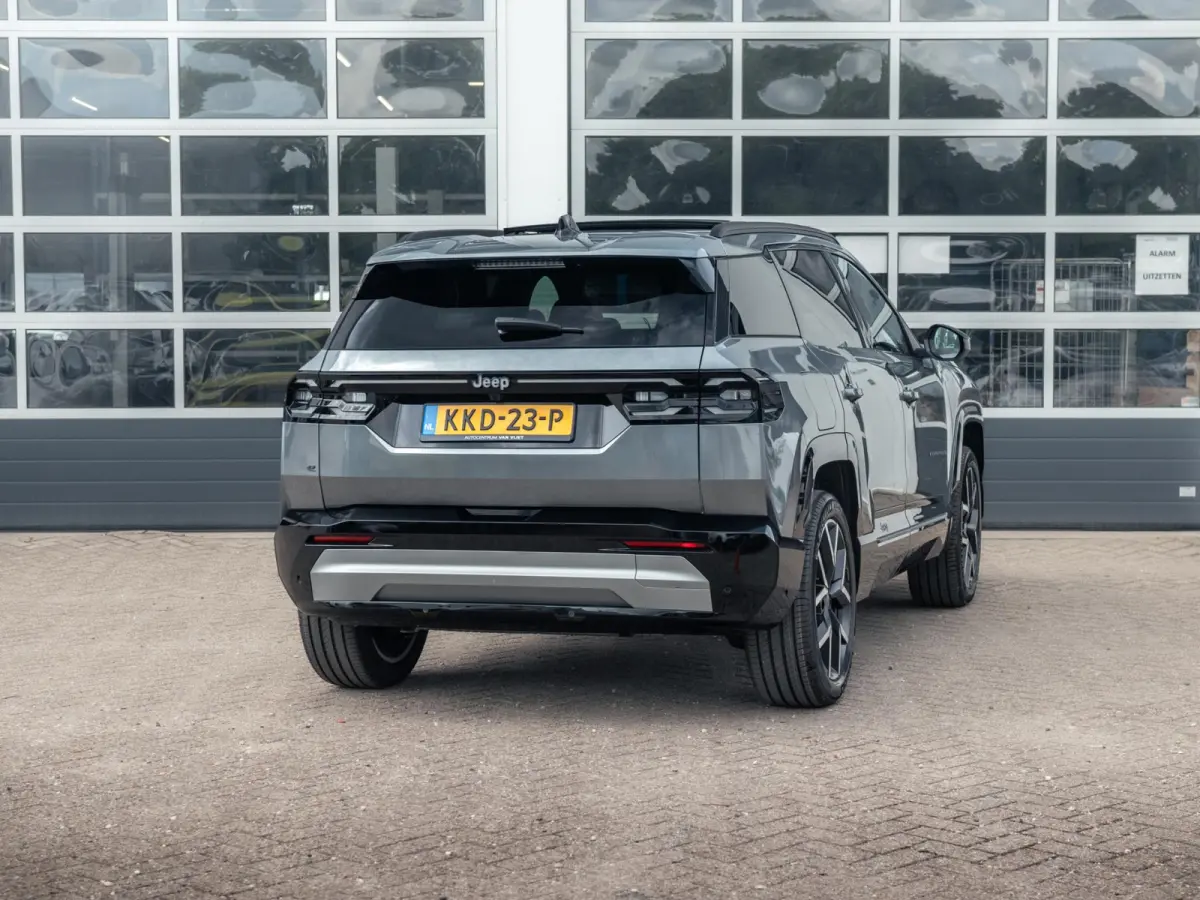 1.6 e-Hybrid Plug-In First Edition | Adapt. Cruise | Camera | Carplay | 20" | Elektr. A-Klep | Navi | Winter Pack | Schuif/Kanteldak | Premium Pack | Conv. Pack