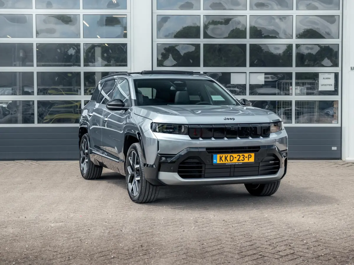 1.6 e-Hybrid Plug-In First Edition | Adapt. Cruise | Camera | Carplay | 20" | Elektr. A-Klep | Navi | Winter Pack | Schuif/Kanteldak | Premium Pack | Conv. Pack