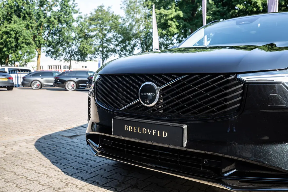 2.0 T8 Plug-in hybrid AWD Ultra Dark Exec. Ed.