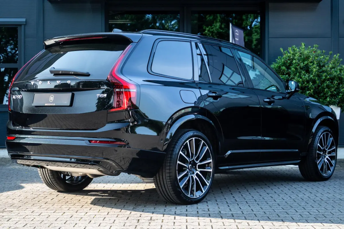 2.0 T8 Plug-in hybrid AWD Ultra Dark Exec. Ed.