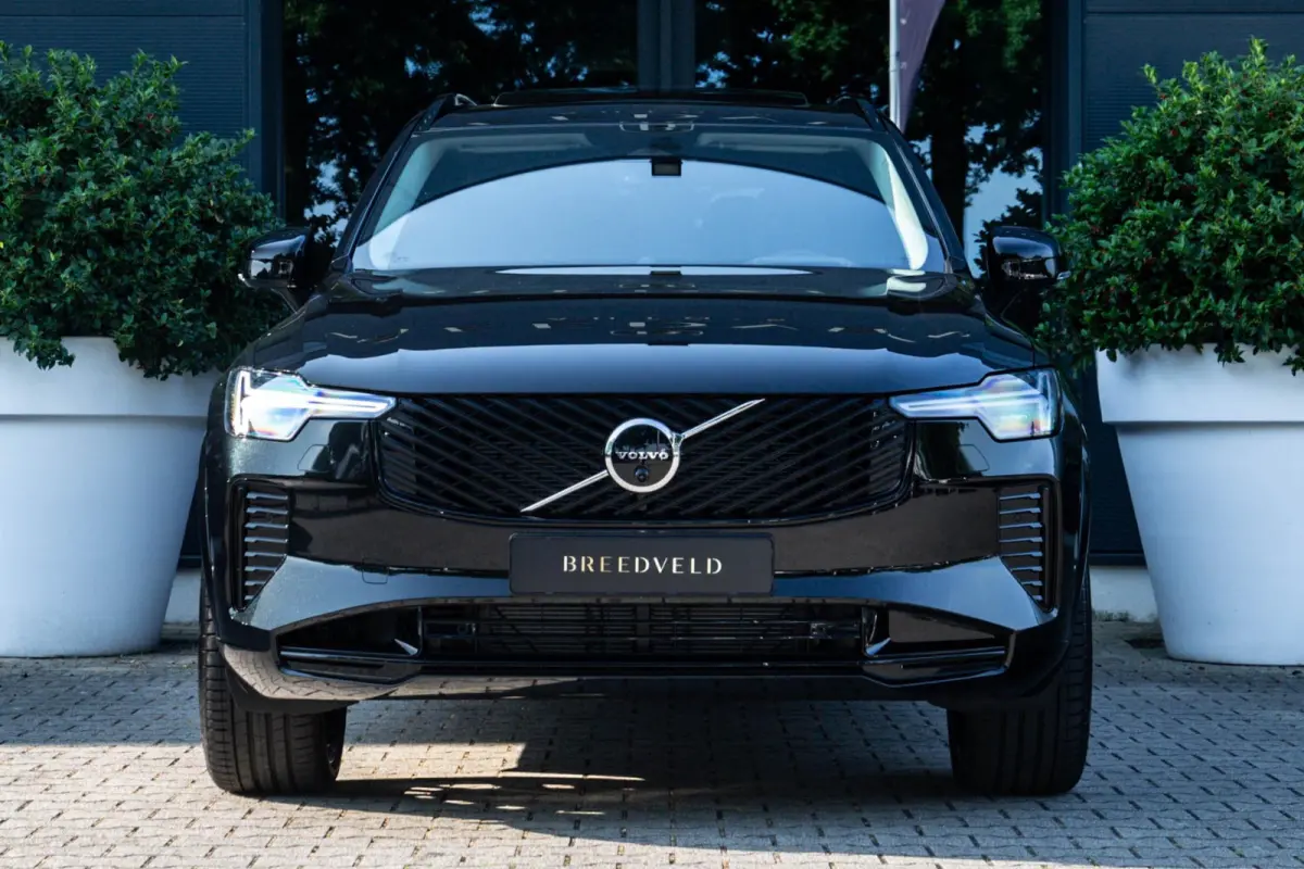2.0 T8 Plug-in hybrid AWD Ultra Dark Exec. Ed.