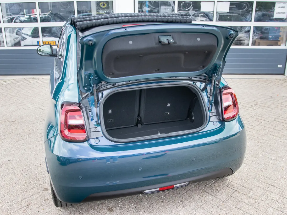 Hybrid La Prima Cabrio | Clima | LED | PDC | JBL Premium Audio | 17" | Camera | Canneloni Ivory/Piombo interieur