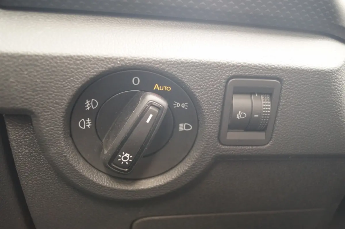 1.0 TSI Life -NAVI-PDC-AIRCO-DAB-CARPLAY-