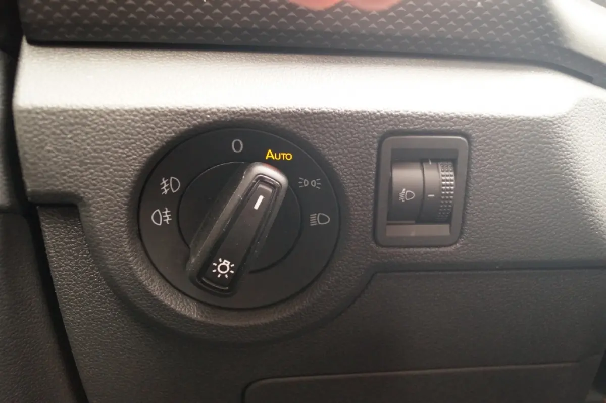 1.0 TSI Life -NAVI-PDC-AIRCO-DAB-CARPLAY-