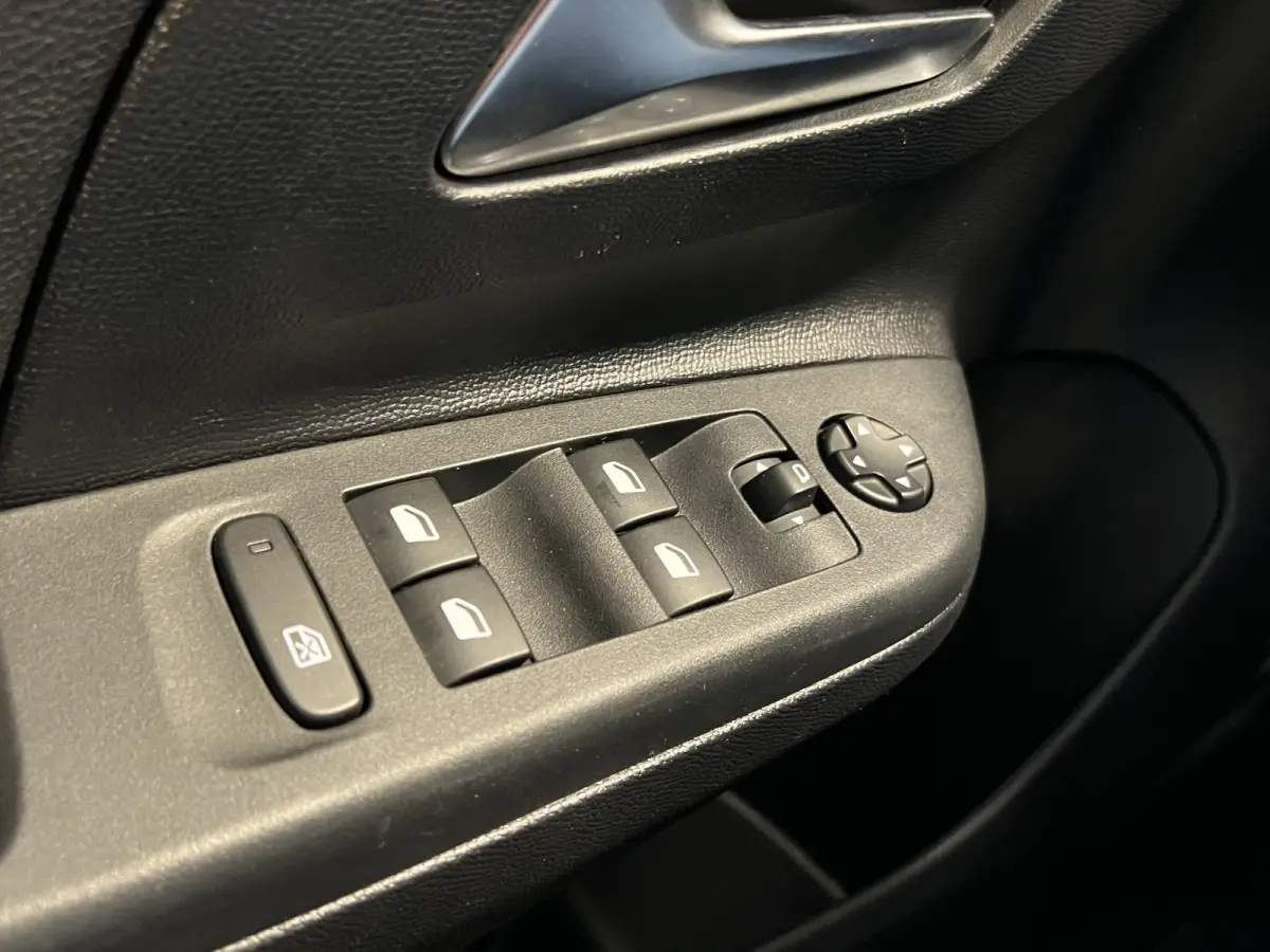 Elegance 50 kWh | SoH 98.1% | Android Auto/Apple Carplay | Lichtmetalen Velgen 16" | Cruise Control | DAB | Airco |