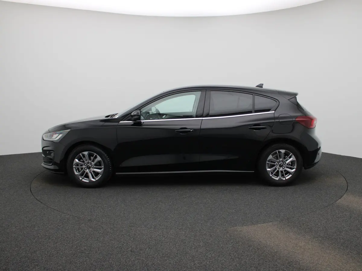 1.0 EcoBoost Hybrid Titanium | Climate Control | Cruise Control | Navigatie | Parkeersensoren V + A | Lichtmetalen Velgen | Apple Carplay/ Android Auto |