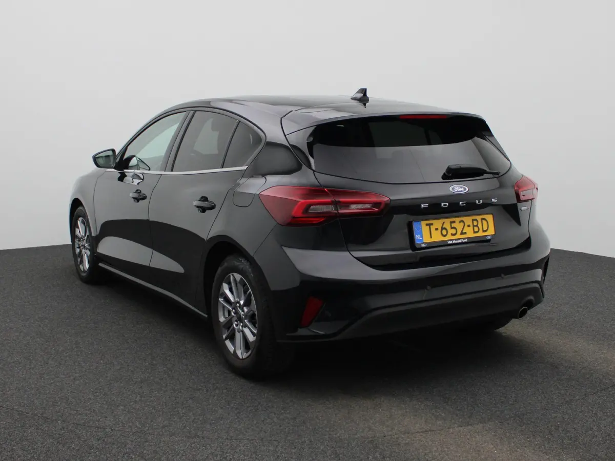 1.0 EcoBoost Hybrid Titanium | Climate Control | Cruise Control | Navigatie | Parkeersensoren V + A | Lichtmetalen Velgen | Apple Carplay/ Android Auto |
