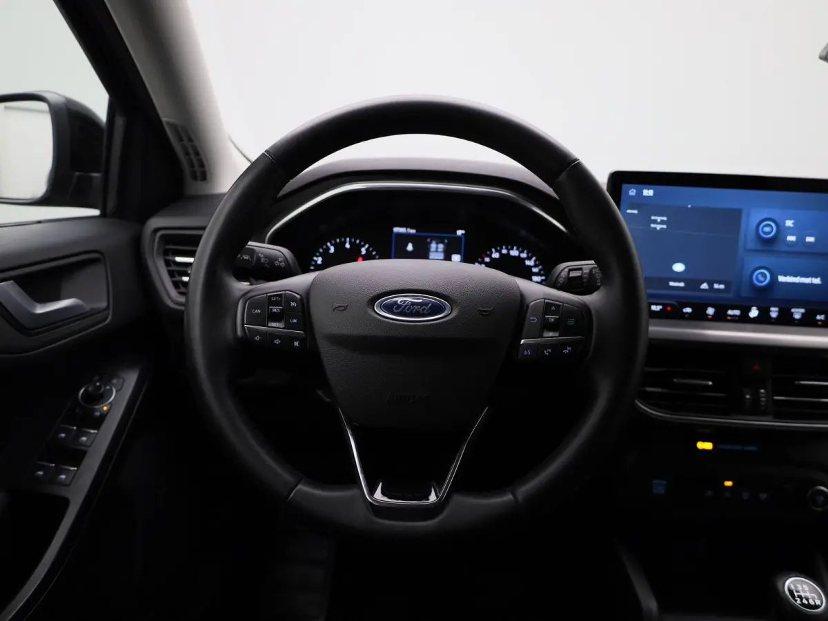 1.0 EcoBoost Hybrid Titanium | Climate Control | Cruise Control | Navigatie | Parkeersensoren V + A | Lichtmetalen Velgen | Apple Carplay/ Android Auto |