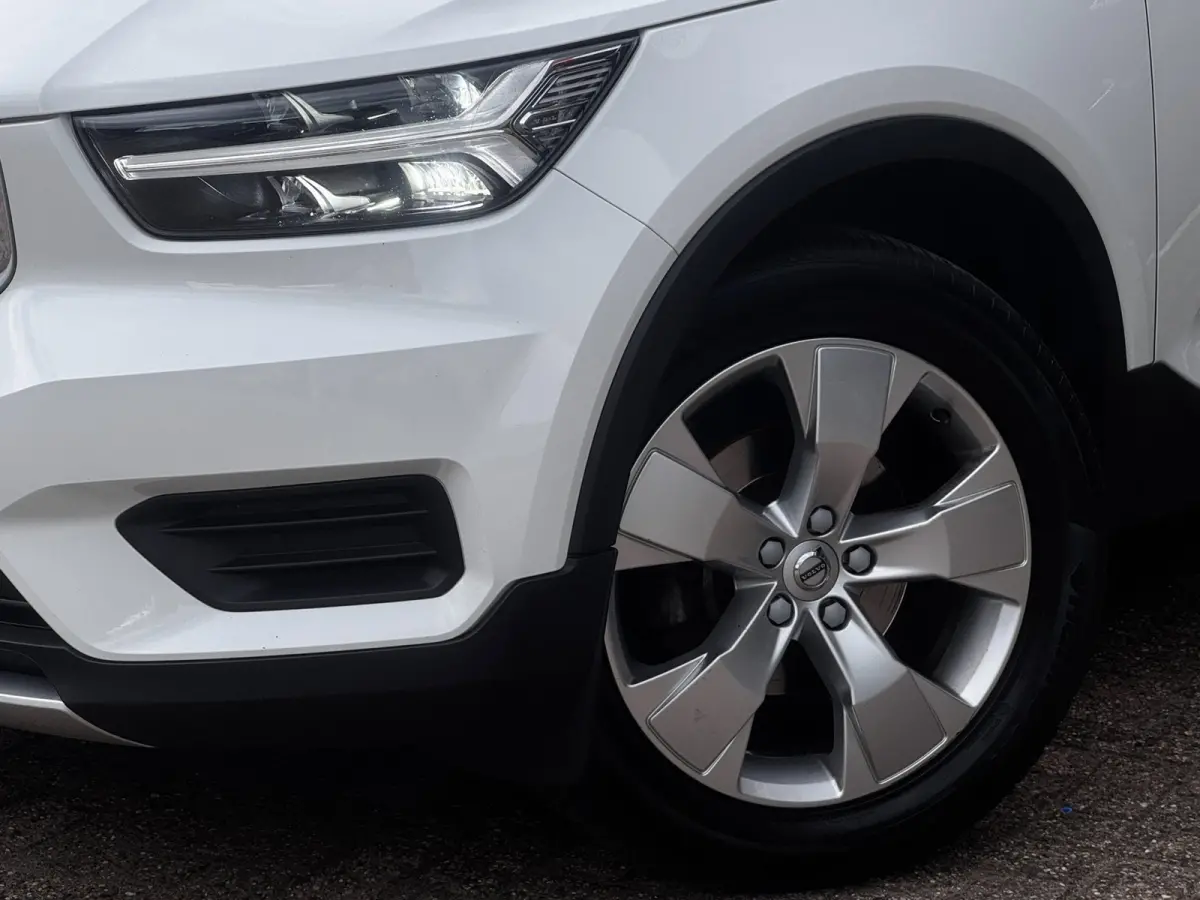 1.5 T3 Momentum Pro | NL-Auto | Elek. Achterklep | Parkeersensoren | Navigatie