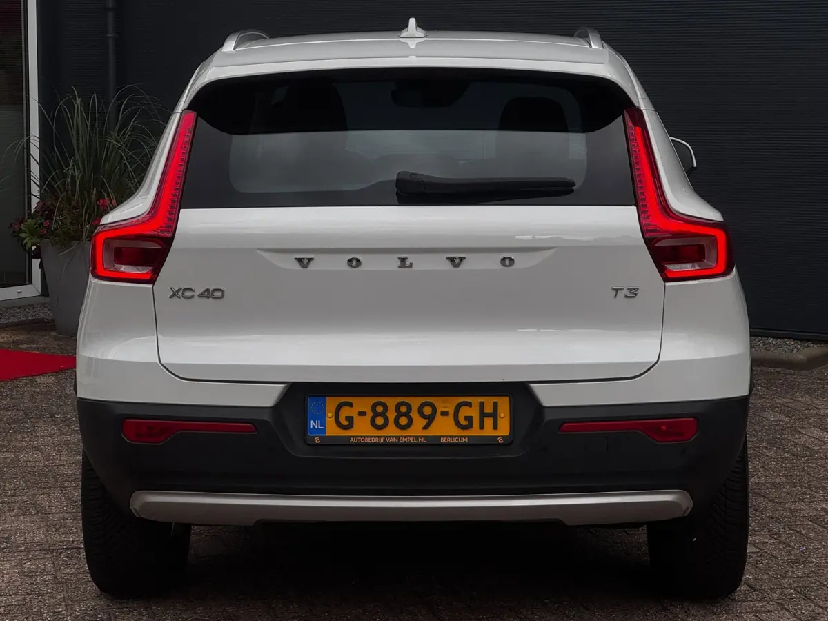 1.5 T3 Momentum Pro | NL-Auto | Elek. Achterklep | Parkeersensoren | Navigatie