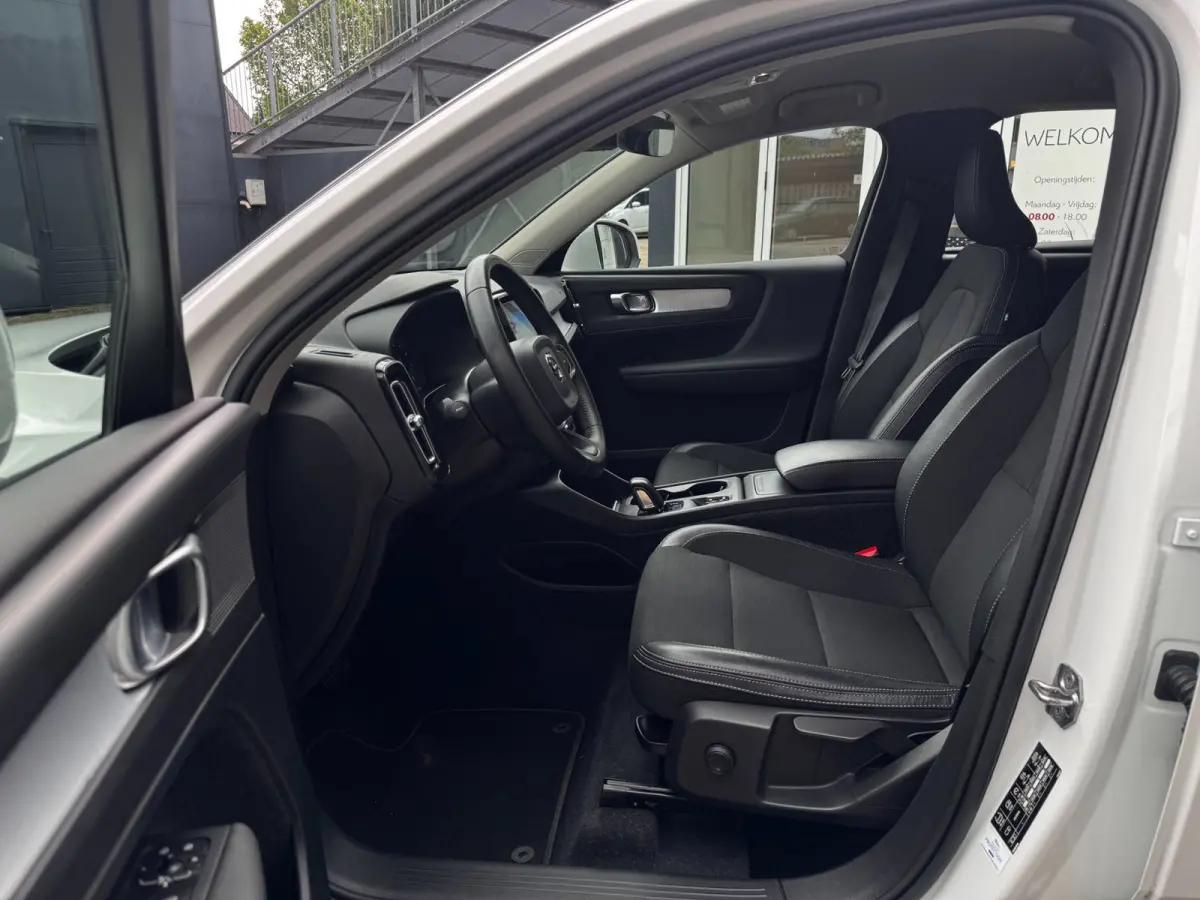 1.5 T3 Momentum Pro | NL-Auto | Elek. Achterklep | Parkeersensoren | Navigatie