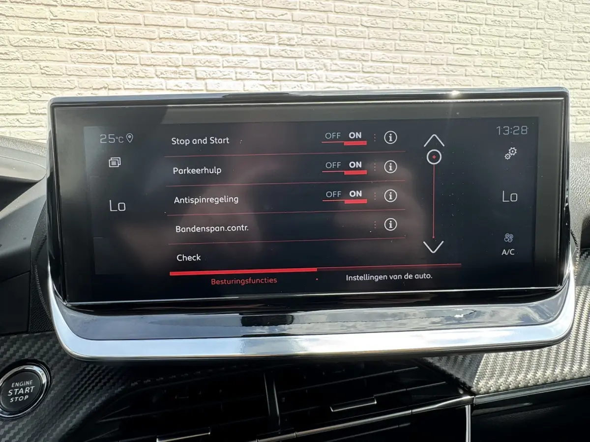 1.2 PureTech Allure Automaat Led Panorama 360 Camera Trekhaak afn. Carplay Cruise
