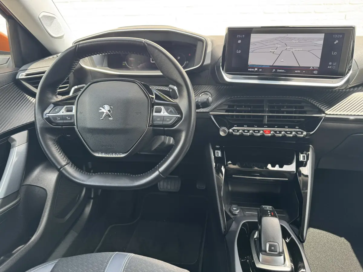 1.2 PureTech Allure Automaat Led Panorama 360 Camera Trekhaak afn. Carplay Cruise
