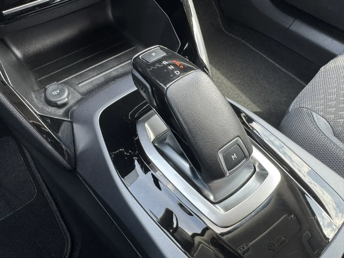 1.2 PureTech Allure Automaat Led Panorama 360 Camera Trekhaak afn. Carplay Cruise