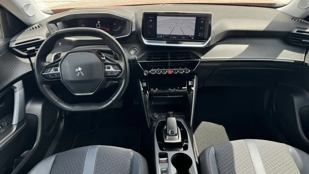 1.2 PureTech Allure Automaat Led Panorama 360 Camera Trekhaak afn. Carplay Cruise