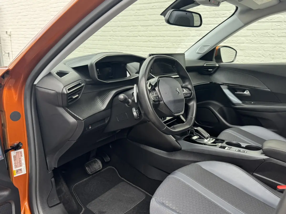 1.2 PureTech Allure Automaat Led Panorama 360 Camera Trekhaak afn. Carplay Cruise