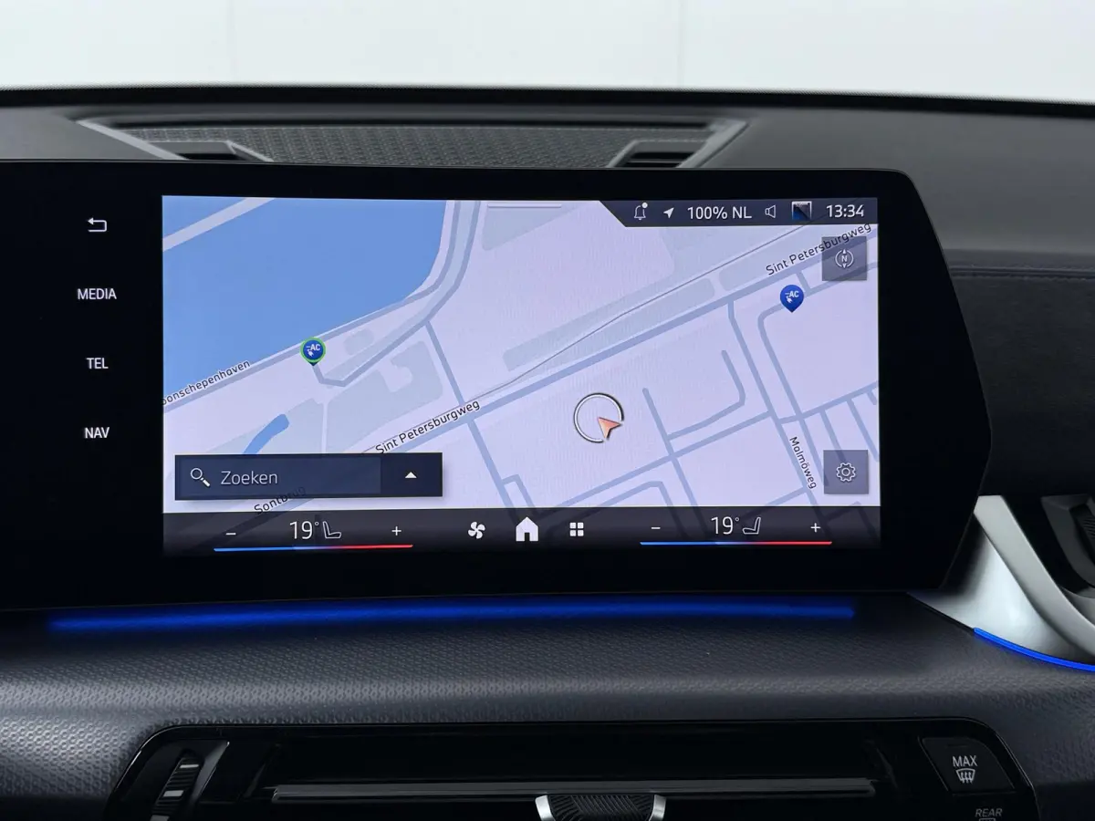 eDrive20 67 kWh M Sport Edition | SoH 100% | Comfort Access | Elektrisch bediende stoel | Massage | Panoramadak | Adaptive Cruise |