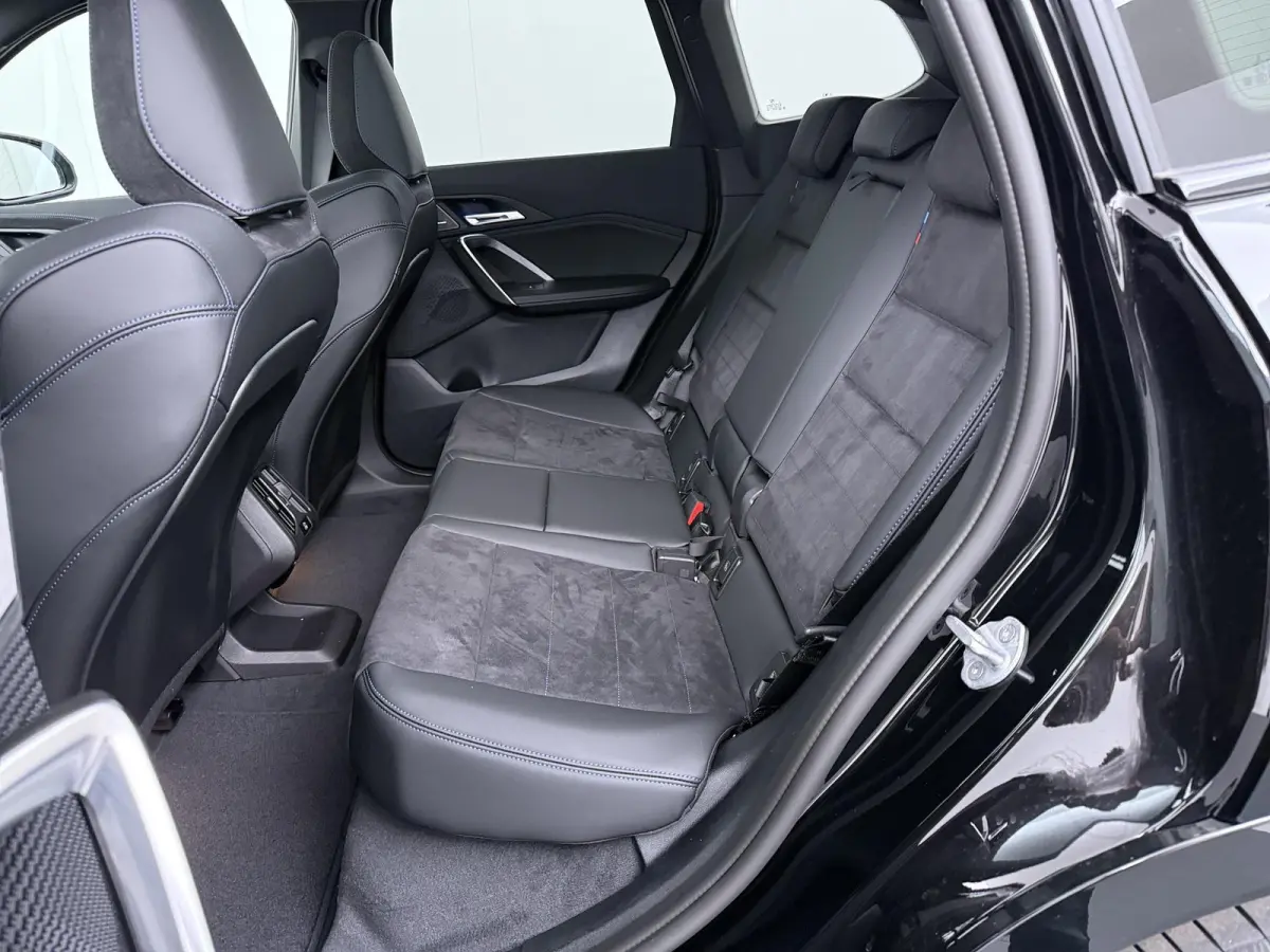 eDrive20 67 kWh M Sport Edition | SoH 100% | Comfort Access | Elektrisch bediende stoel | Massage | Panoramadak | Adaptive Cruise |