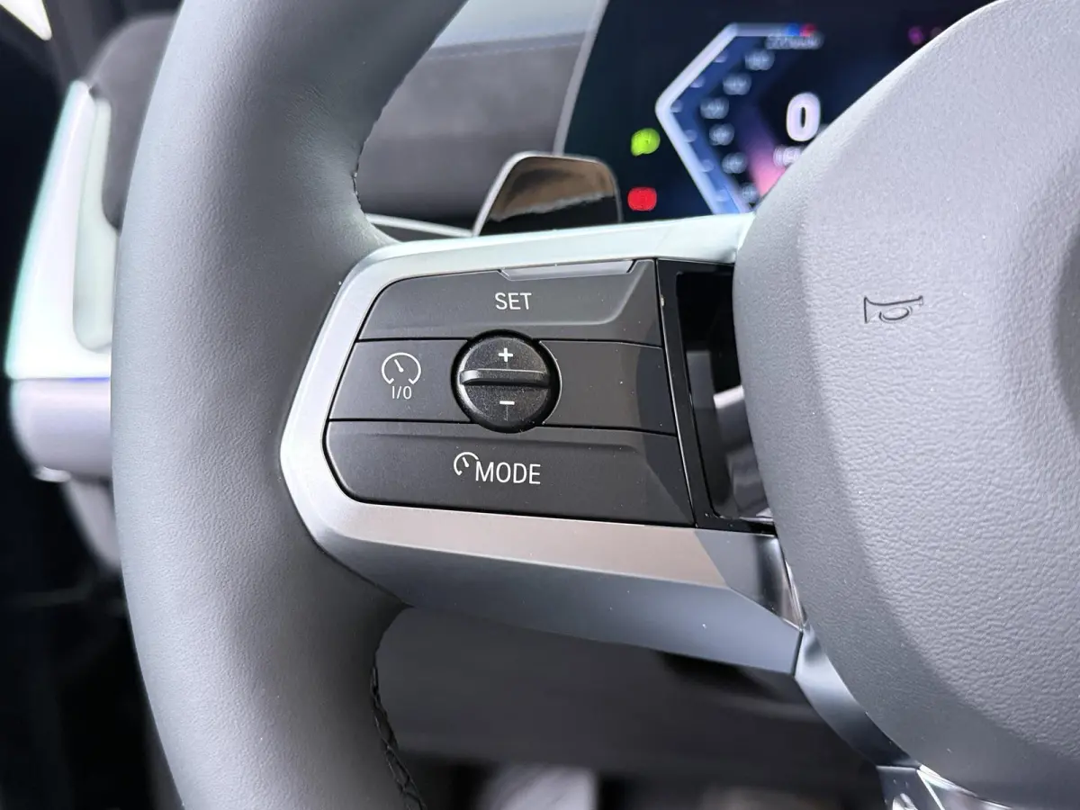 eDrive20 67 kWh M Sport Edition | SoH 100% | Comfort Access | Elektrisch bediende stoel | Massage | Panoramadak | Adaptive Cruise |