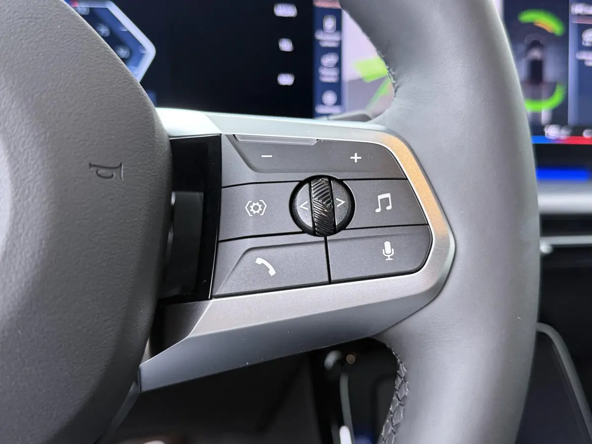 eDrive20 67 kWh M Sport Edition | SoH 100% | Comfort Access | Elektrisch bediende stoel | Massage | Panoramadak | Adaptive Cruise |