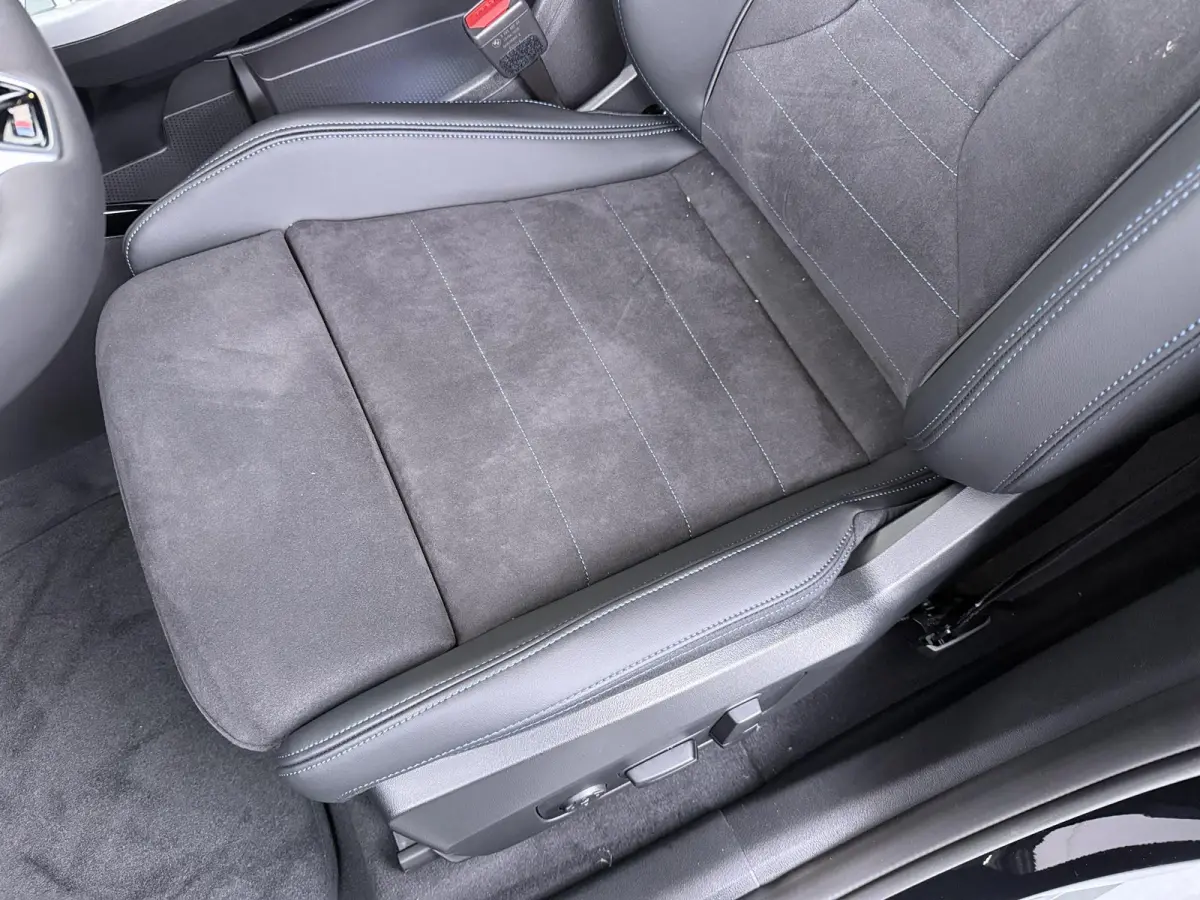 eDrive20 67 kWh M Sport Edition | SoH 100% | Comfort Access | Elektrisch bediende stoel | Massage | Panoramadak | Adaptive Cruise |