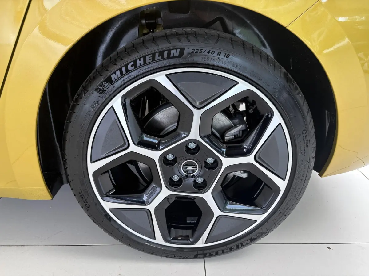 1.6 Turbo Plug In Hybrid Ultimate Levering per september