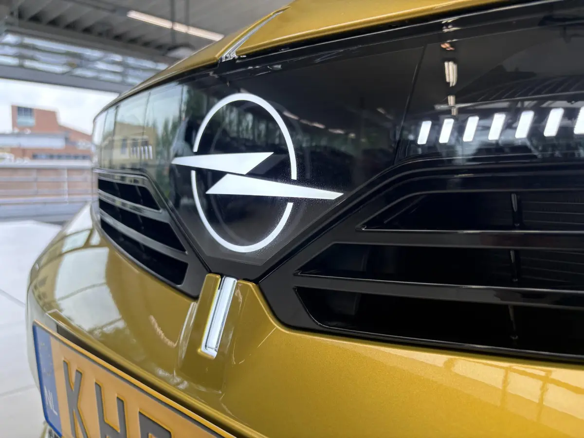 1.6 Turbo Plug In Hybrid Ultimate Levering per september