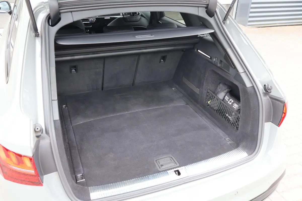 40 TFSI 204pk quattro S edition Competition | Elek. Sportstoelen | Audi-SOUND | Privacy Glas | Apple Carplay & Android Auto | Parkeersensoren | Sportonderstel | 19" Velgen