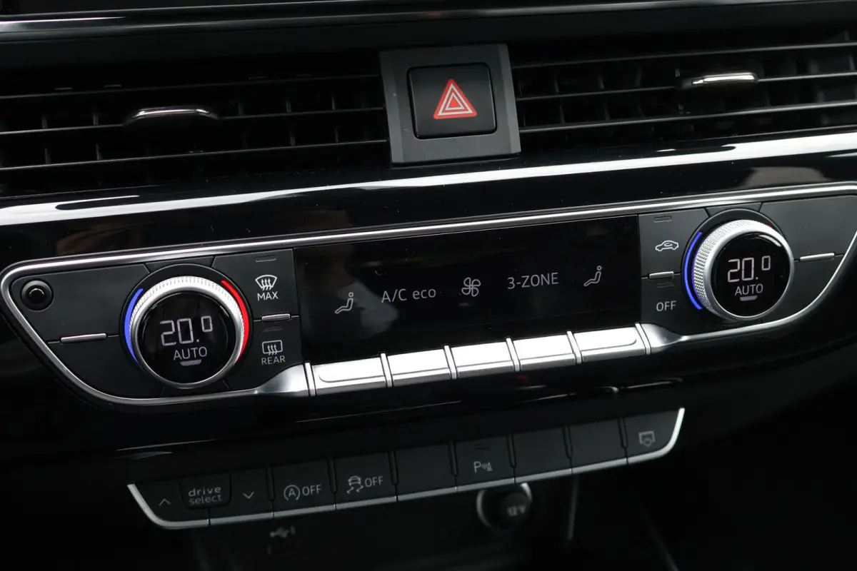 40 TFSI 204pk quattro S edition Competition | Elek. Sportstoelen | Audi-SOUND | Privacy Glas | Apple Carplay & Android Auto | Parkeersensoren | Sportonderstel | 19" Velgen