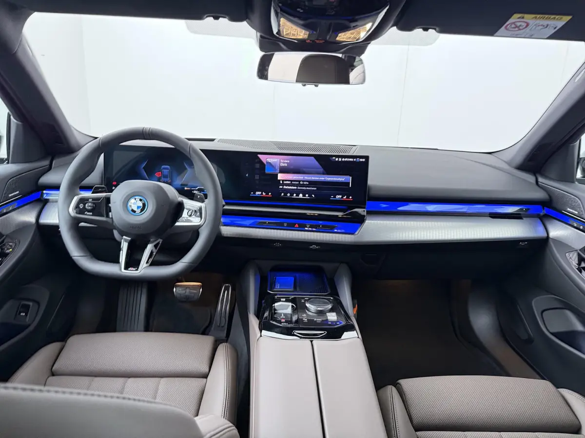 530e M Sport Edition | SoH 100% | M-Sport Pro | Head-Up | 360 Camera | Trekhaak | Comfort Access |
