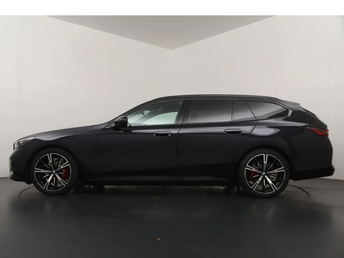 530e M Sport Edition | SoH 100% | M-Sport Pro | Head-Up | 360 Camera | Trekhaak | Comfort Access |