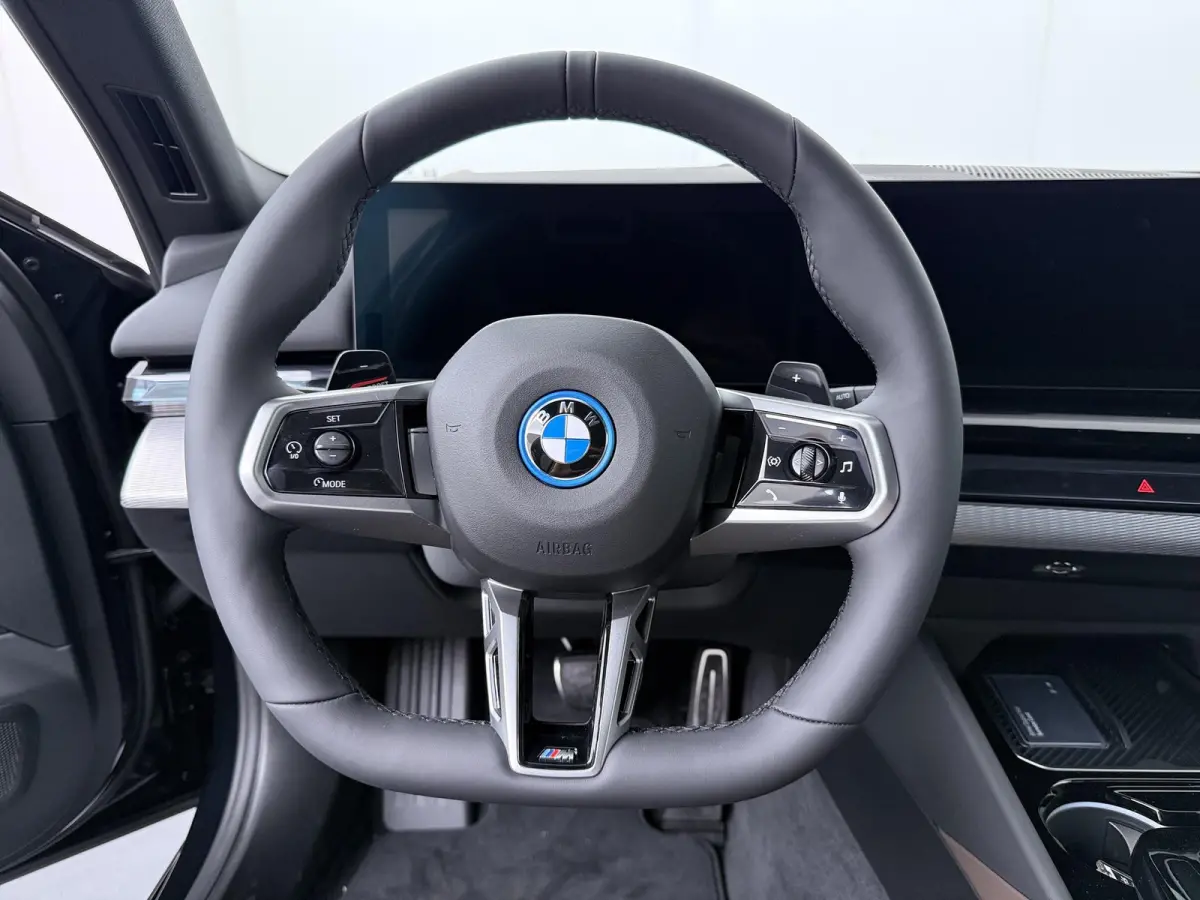 530e M Sport Edition | SoH 100% | M-Sport Pro | Head-Up | 360 Camera | Trekhaak | Comfort Access |