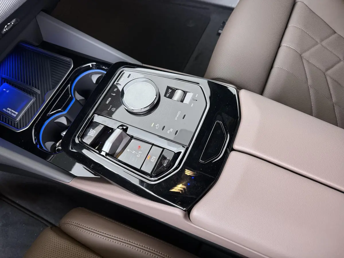 530e M Sport Edition | SoH 100% | M-Sport Pro | Head-Up | 360 Camera | Trekhaak | Comfort Access |