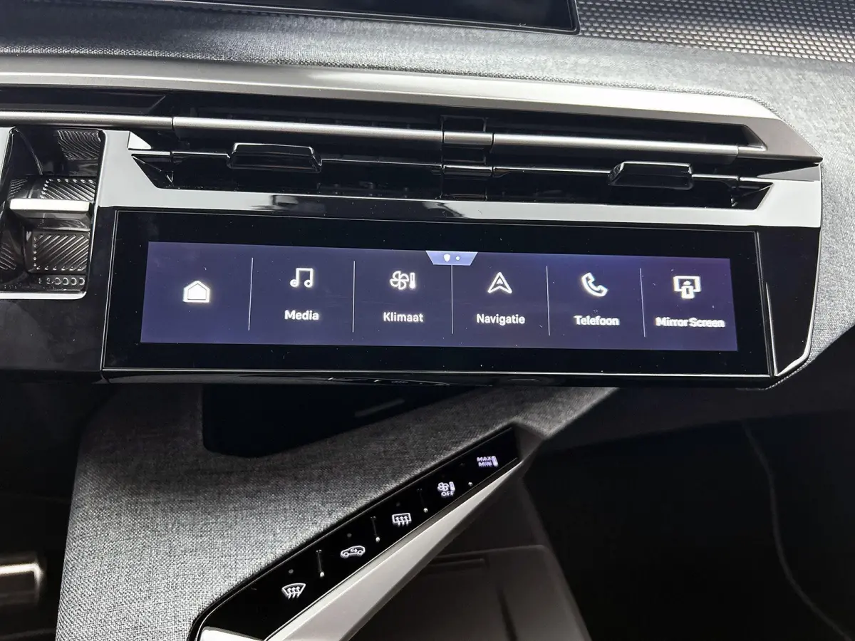 1.6 plug-in Hybrid 225pk GT Exclusive Automaat | Schuif-/Kanteldak | Elektrische Verstelb. Bestuurdersstoel | 360° Camera | Navigatie | Stoelverwarming Voor + Achter | Leder | Elektrische K