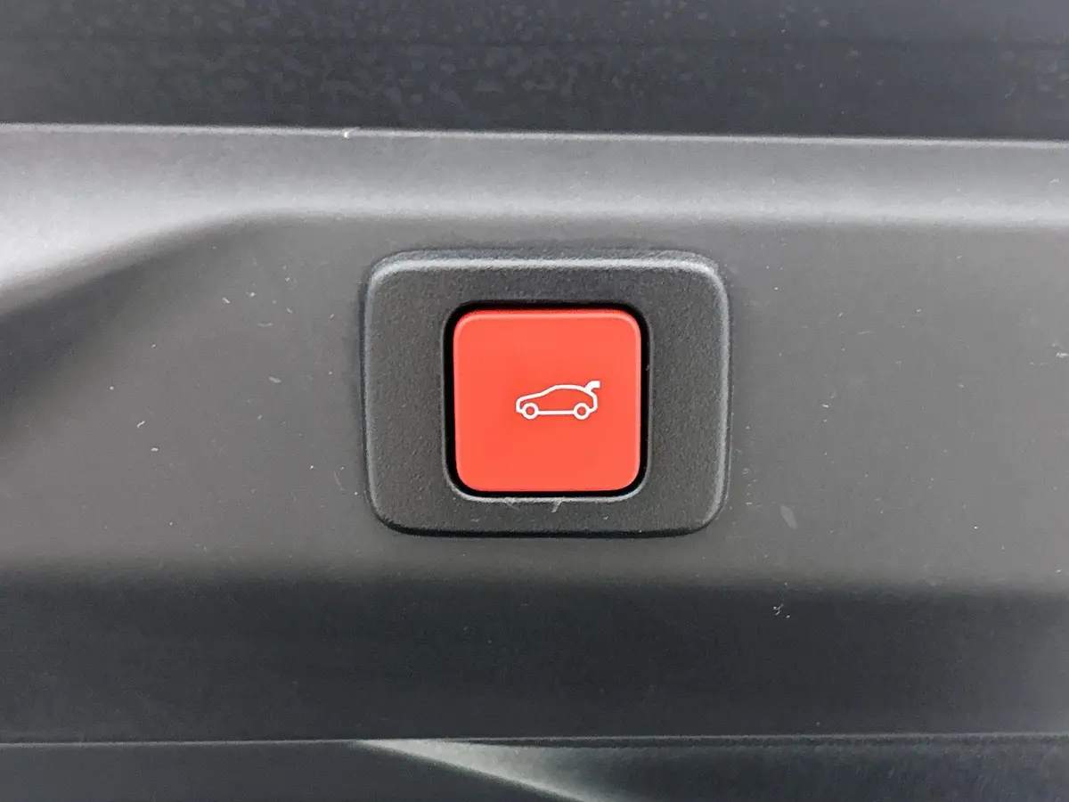 1.6 plug-in Hybrid 225pk GT Exclusive Automaat | Schuif-/Kanteldak | Elektrische Verstelb. Bestuurdersstoel | 360° Camera | Navigatie | Stoelverwarming Voor + Achter | Leder | Elektrische K
