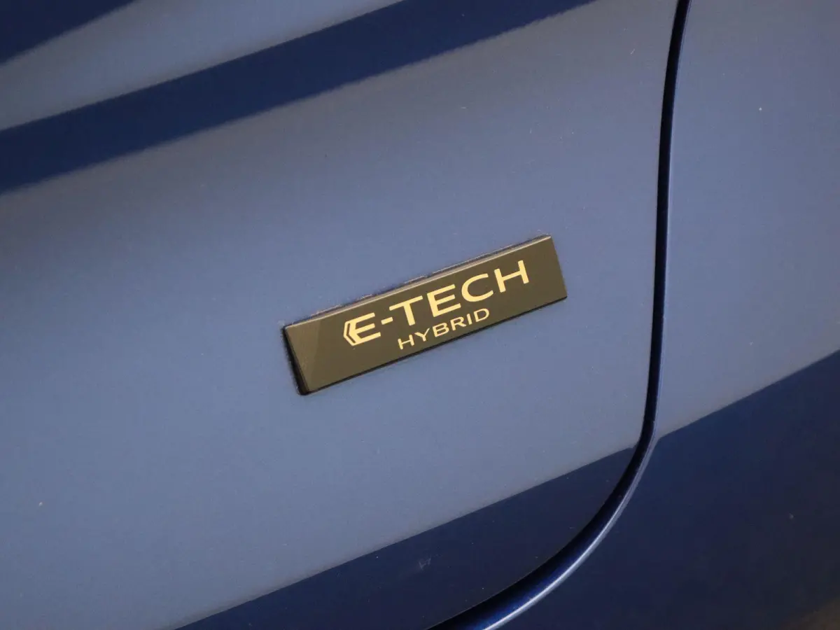 1.6 E-Tech full hybrid 145 techno | Achteruitrijcamera | Adaptieve cruise control | Digitale Cockpit | Navigatie |