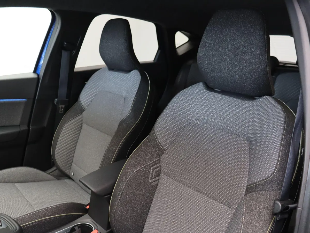 1.6 E-Tech full hybrid 145 techno | Achteruitrijcamera | Adaptieve cruise control | Digitale Cockpit | Navigatie |