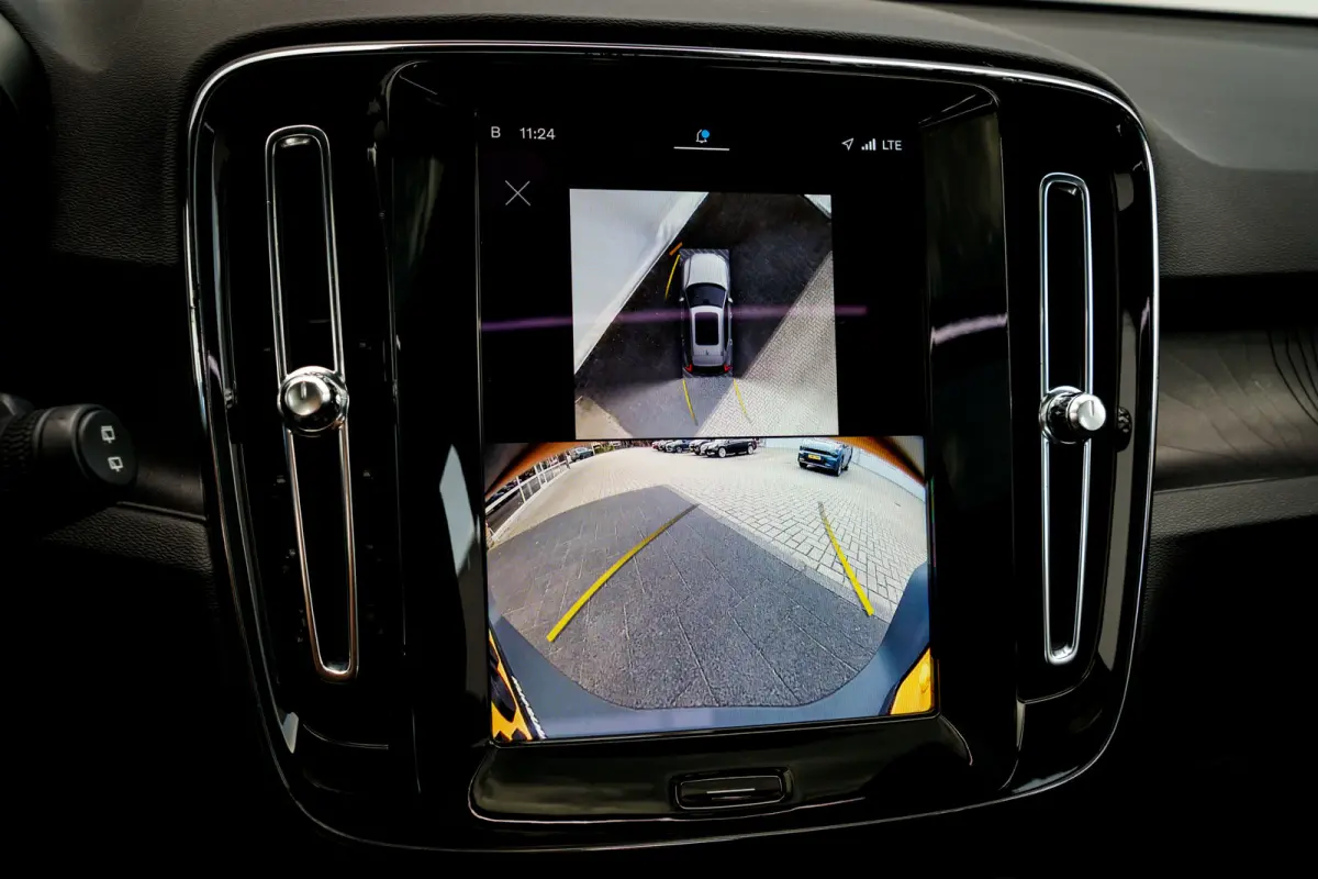 Single Motor Extended Range Ultimate | 82 kWh SOH 95,5% | Panoramadak | 360 camera | 19 inch | Elektr. Stoelen | Harman Kardon | EX40