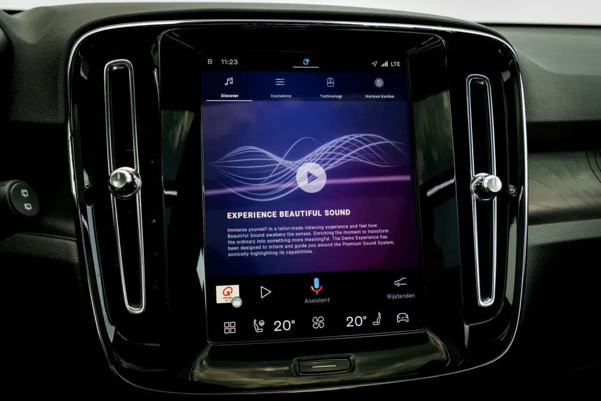 Single Motor Extended Range Ultimate | 82 kWh SOH 95,5% | Panoramadak | 360 camera | 19 inch | Elektr. Stoelen | Harman Kardon | EX40