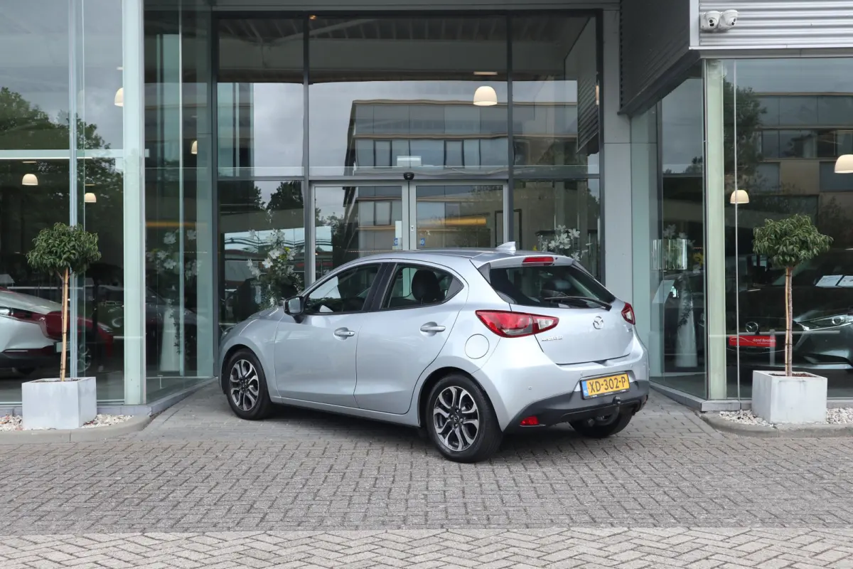 1.5 Skyactiv-G Dynamic+ Airco / Cruise / Navi / LM-Velgen / Audio