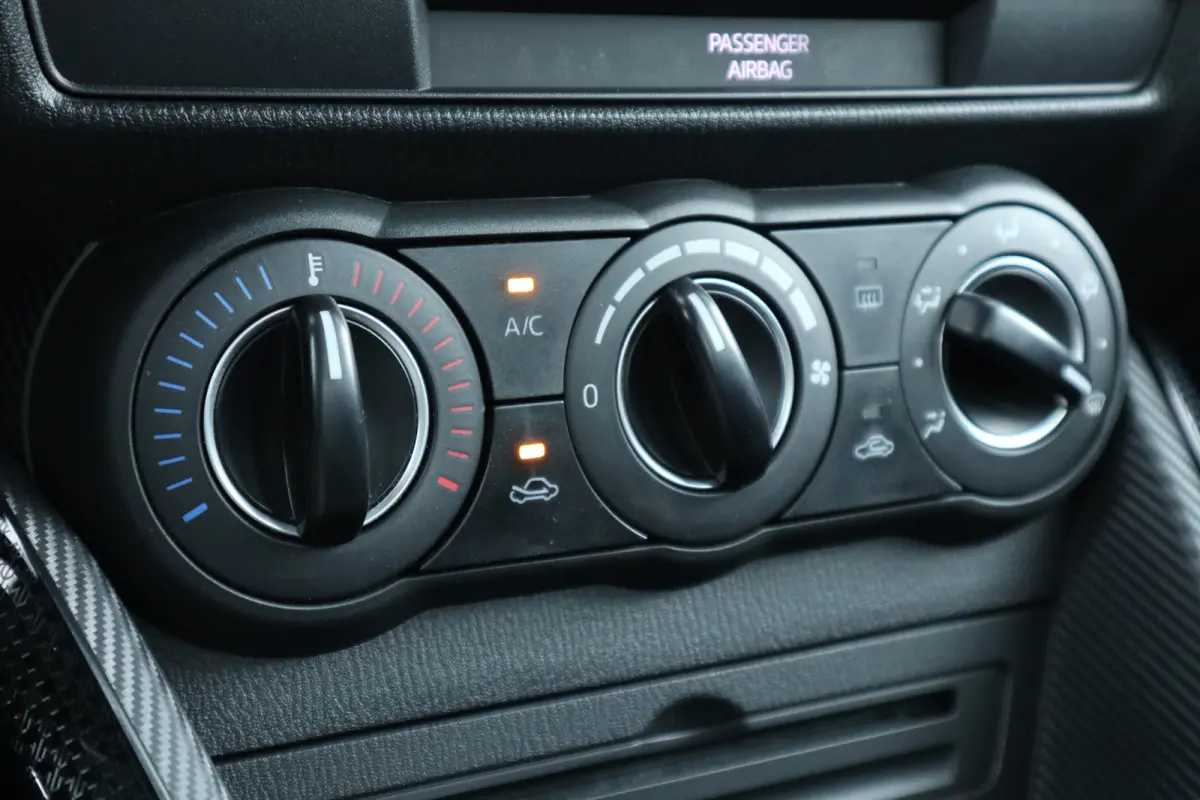 1.5 Skyactiv-G Dynamic+ Airco / Cruise / Navi / LM-Velgen / Audio