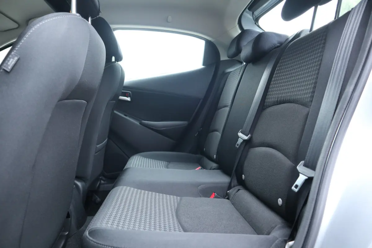1.5 Skyactiv-G Dynamic+ Airco / Cruise / Navi / LM-Velgen / Audio