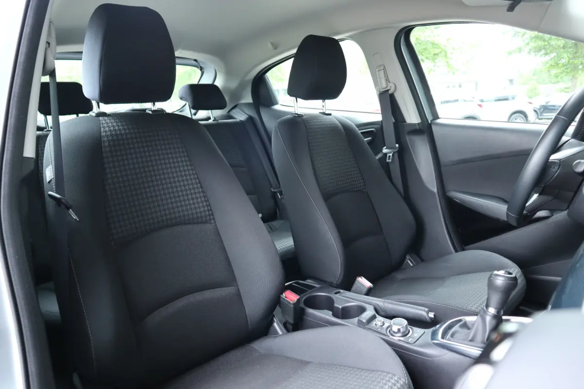 1.5 Skyactiv-G Dynamic+ Airco / Cruise / Navi / LM-Velgen / Audio
