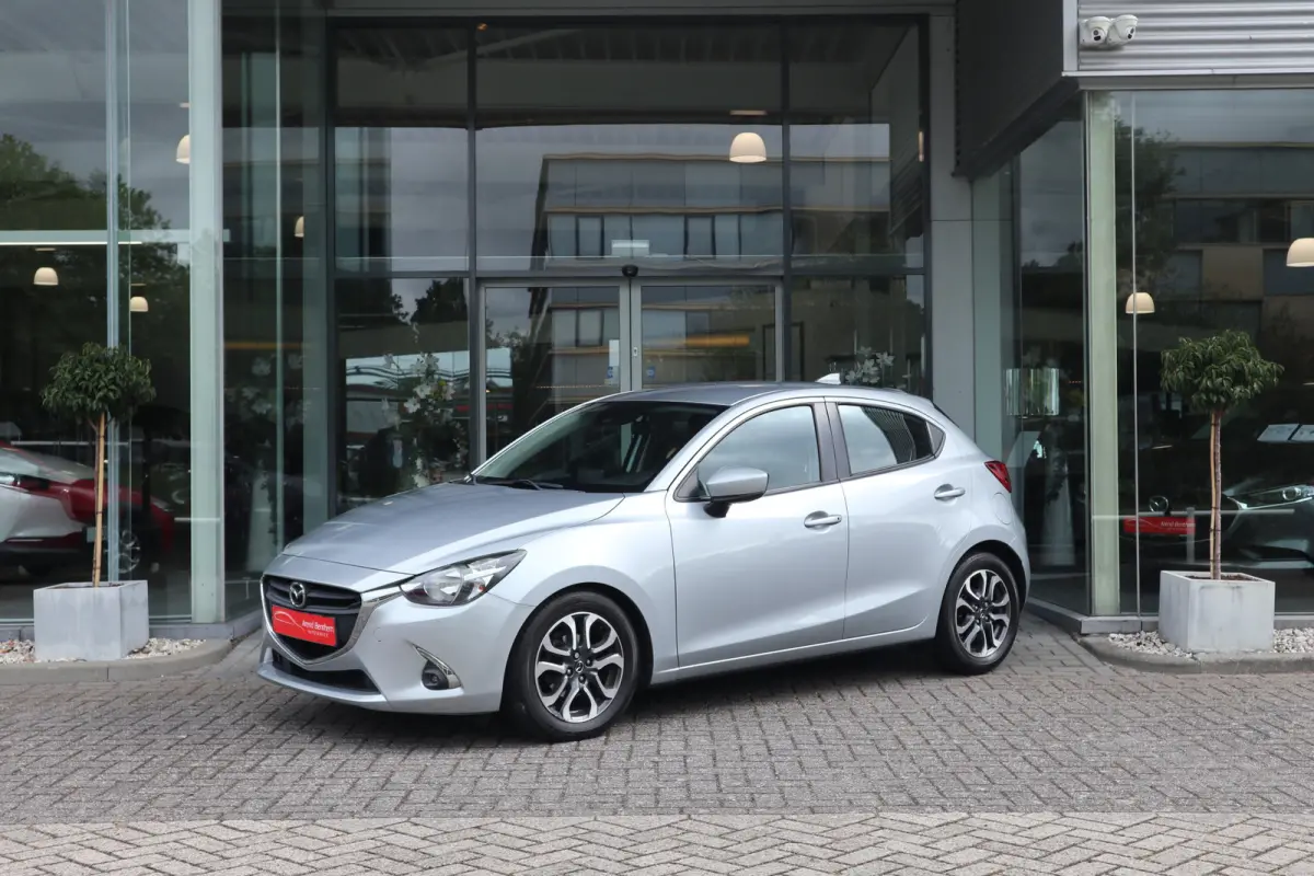 1.5 Skyactiv-G Dynamic+ Airco / Cruise / Navi / LM-Velgen / Audio