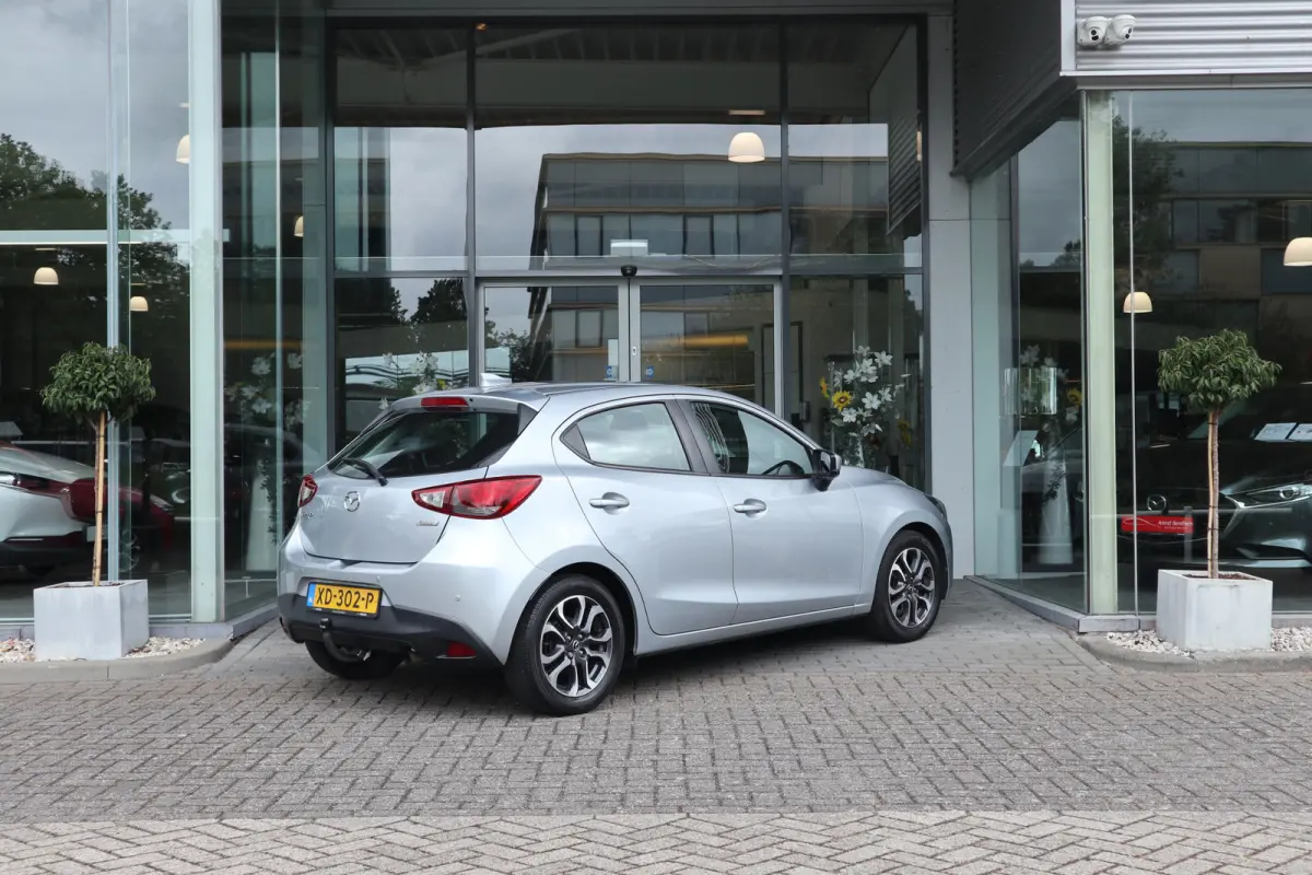 1.5 Skyactiv-G Dynamic+ Airco / Cruise / Navi / LM-Velgen / Audio