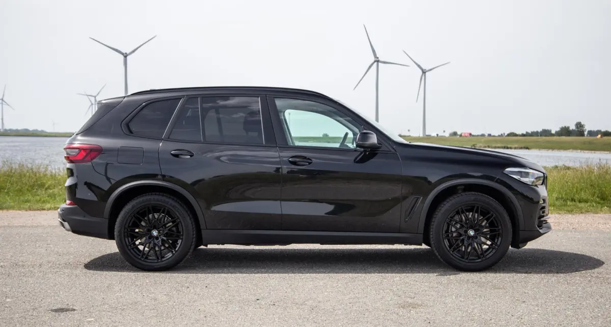 xDrive45e Executive CARPLAY / CAMERA / DEALER ONDERHOUDEN / LEER / STOELVERWARMING / BLACK ON BLACK