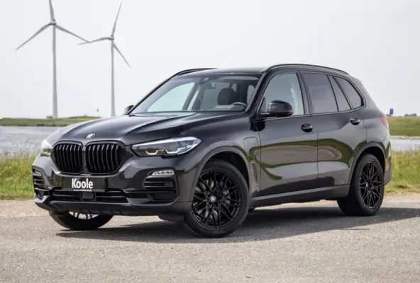 xDrive45e Executive CARPLAY / CAMERA / DEALER ONDERHOUDEN / LEER / STOELVERWARMING / BLACK ON BLACK