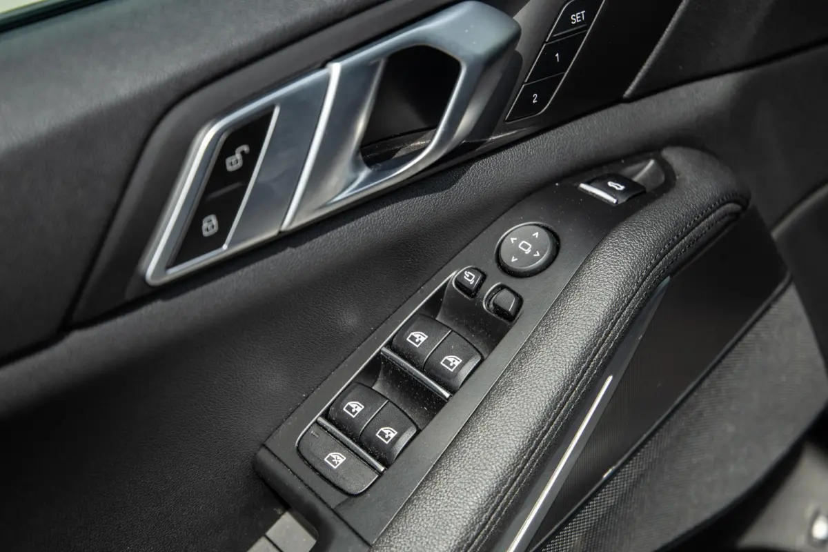 xDrive45e Executive CARPLAY / CAMERA / DEALER ONDERHOUDEN / LEER / STOELVERWARMING / BLACK ON BLACK
