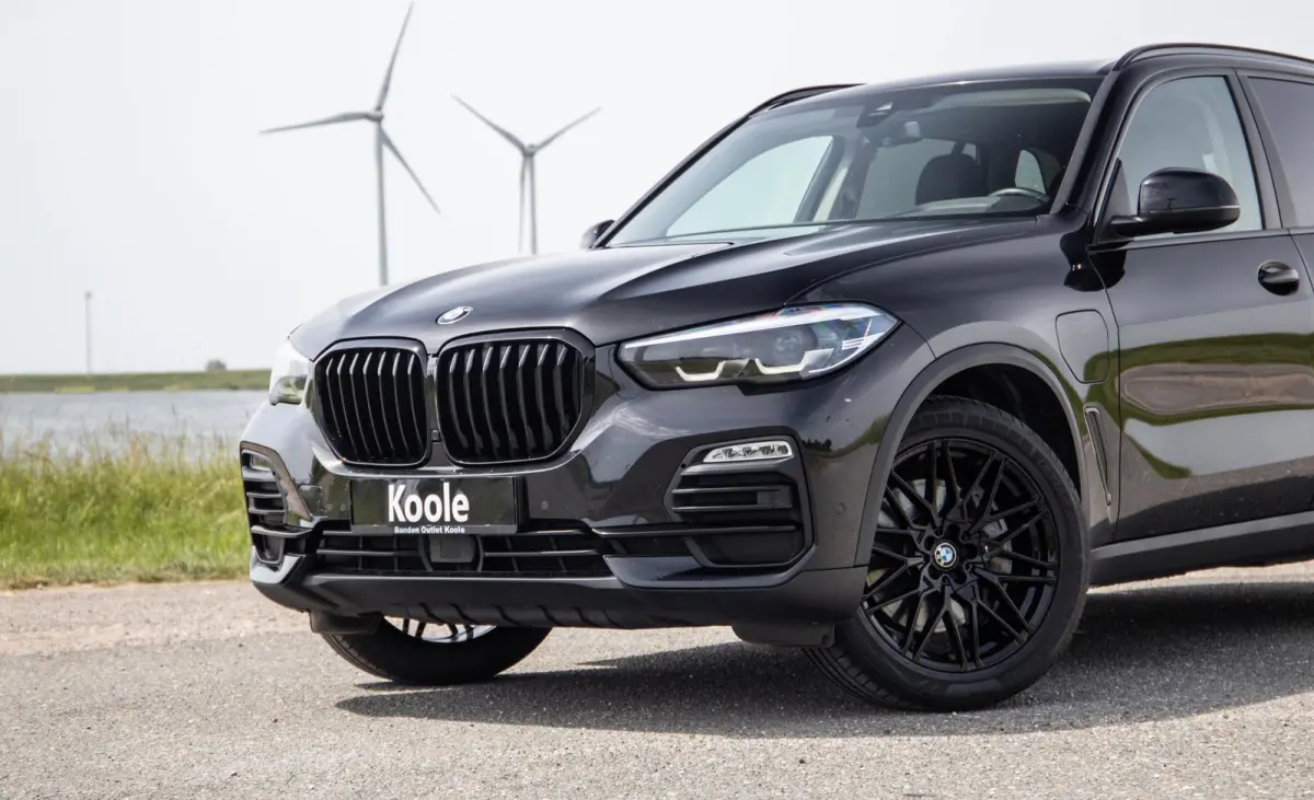 xDrive45e Executive CARPLAY / CAMERA / DEALER ONDERHOUDEN / LEER / STOELVERWARMING / BLACK ON BLACK