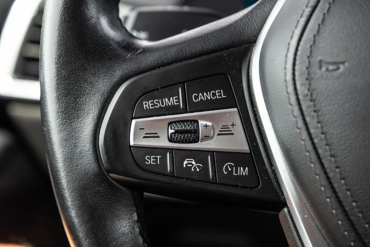 xDrive45e Executive CARPLAY / CAMERA / DEALER ONDERHOUDEN / LEER / STOELVERWARMING / BLACK ON BLACK